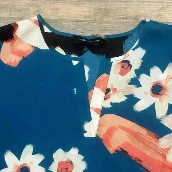 Ivanka Trump Women's Blouse Blue Floral Size S/P Short Sleeve Casual Cottagecore - Picture 2 of 9